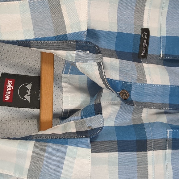 Wrangler Men's Short Sleeve Button Down Shirt Blue White Plaid Has Venting Large - Picture 5 of 11